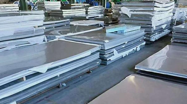 钢铁职业报价预警：无锡中融兴不锈钢有限公司不锈钢板的价格8周暴降1377%（2023年03月31日）
